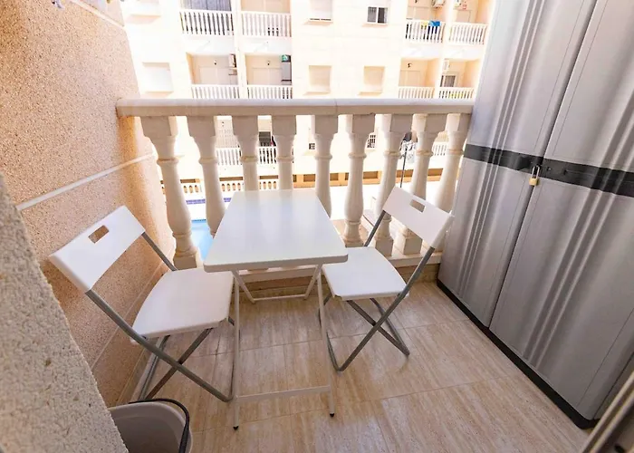 Lägenhet Tolle Mit 2 Schlafzimmern, Balkon Und Pool Torrevieja