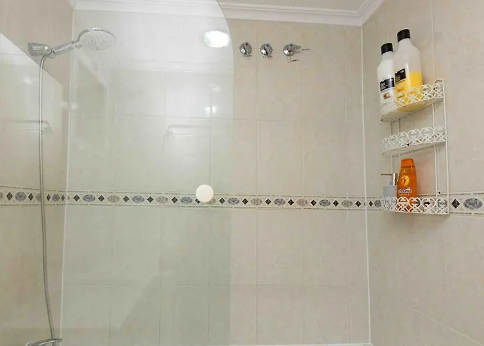 Tolle Mit 2 Schlafzimmern, Balkon Und Pool *