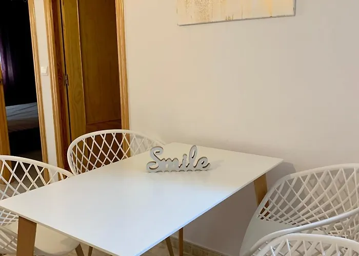 Lägenhet Tolle Mit 2 Schlafzimmern, Balkon Und Pool