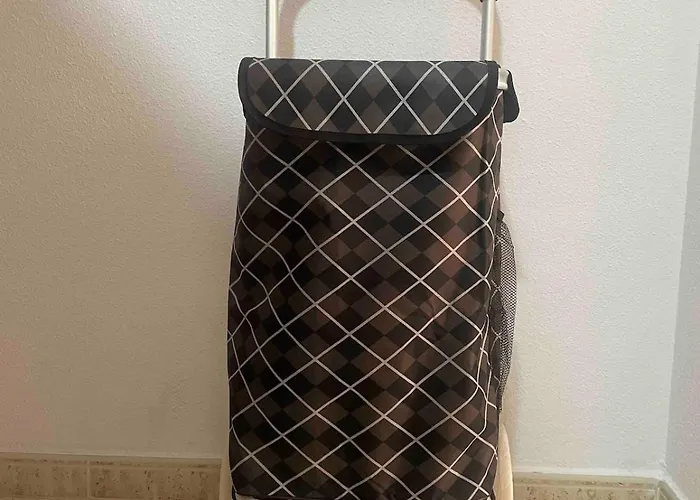 Lägenhet Tolle Mit 2 Schlafzimmern, Balkon Und Pool *