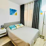 Tolle Mit 2 Schlafzimmern, Balkon Und Pool * Torrevieja