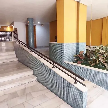 Appartement Tolle Mit 2 Schlafzimmern, Balkon Und Pool