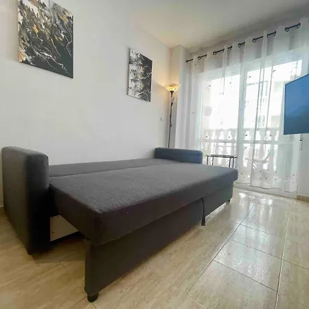 Appartement Tolle Mit 2 Schlafzimmern, Balkon Und Pool