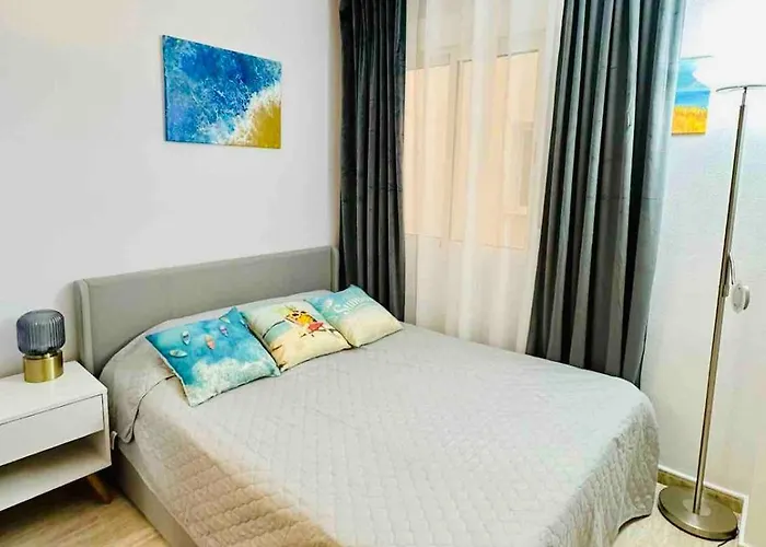 Tolle Mit 2 Schlafzimmern, Balkon Und Pool * Torrevieja