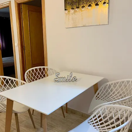 Apartamento Tolle Mit 2 Schlafzimmern, Balkon Und Pool
